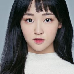 Choo Ye-jin 飾演 Hyeon-ju