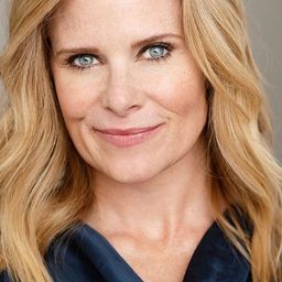 Audrey Walters 飾演 Janey Lumley