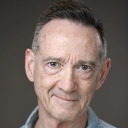 Charles Green 飾演 Soda Jerk