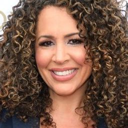 黛安娜瑪莉亞里瓦 飾演 Farida / Melanie's Mom (voice)