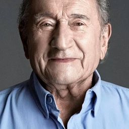 Luis Alarcón 飾演 