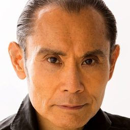 片岡鶴太郎 飾演 Ikugorō