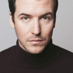 豪爾赫·蘇蓋特 飾演 Juan Carlos I