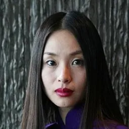 椎名英姬 飾演 Asami Yamazaki