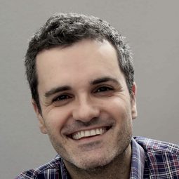 Carlos Montero - 溫情避風港編劇