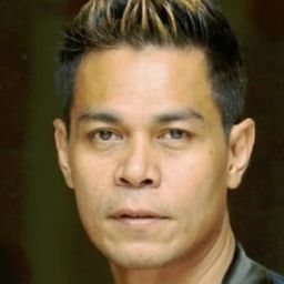 法烏茲·納瓦威 飾演 Omar