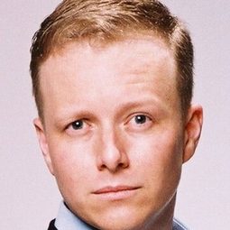 Matthew Sturgess - 紫光任務演員 飾演Medical Tech 1