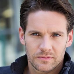 Joseph Gray - 羅斯在哪裏演員 飾演Dan Waters