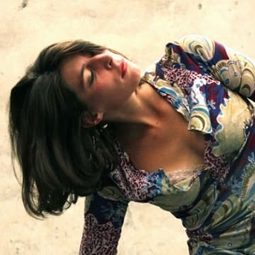 Melissa Falter 飾演 Natalia