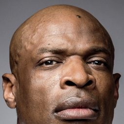 朗尼·高文 - Ronnie Coleman：健美王傳演員 飾演Self