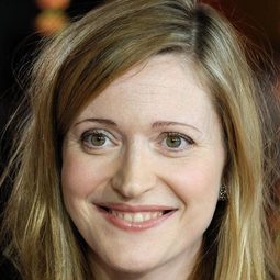 Claire Price - 一報還一報演員 飾演Escalus