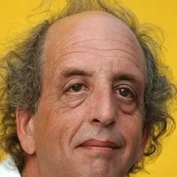 文森·斯加維力 - 猛鬼嚇人演員 飾演Knaggs