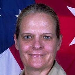 Janis Karpinski 飾演 Self