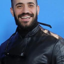 瑪塔莎華蒂 飾演 Javad