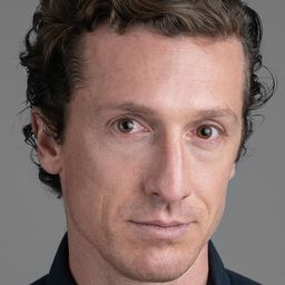 班傑明魏斯法爾 飾演 Doctor Sepúlveda