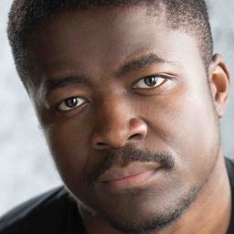 梅維爾·路克帕 飾演 Moses