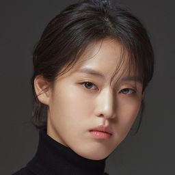 李妍 飾演 Lee Yeon-hee