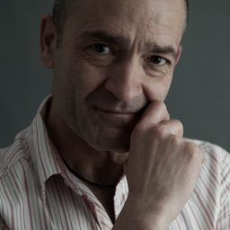 José Antonio Barón 飾演 Calvo