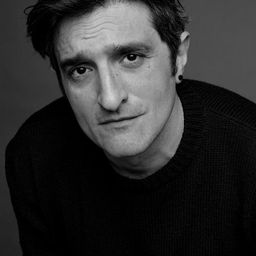 亞歷桑德羅·賈洛寇斯塔 飾演 Walter