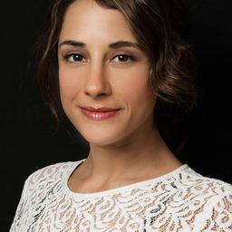 艾莉莎祖魯艾塔 - Pérez編劇