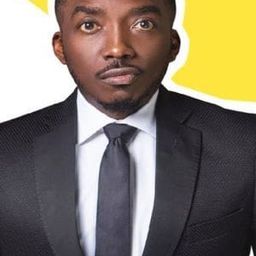 博維·烏格博馬 飾演 Victor Elomena Smith