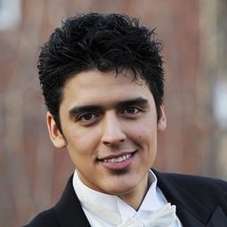 Kyle Nobess 飾演 Nica’s Father