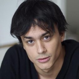 David Chausse - 4：48 愛情異常演員 飾演Pierre