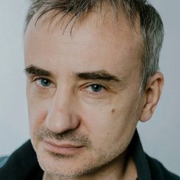 Gleb Podgorodinsky 飾演 publisher