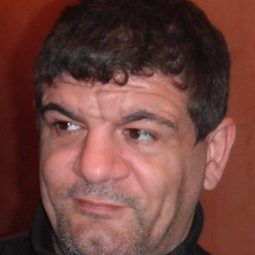 Alfredo Li Bassi 飾演 Carmelo Vella