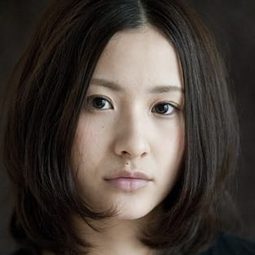 比嘉梨乃 - ドロメ 女子篇演員 飾演Aya Kumagaya