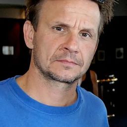 巴魯托米·托帕 飾演 Rafał Kołodziejczyk