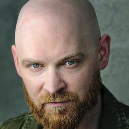 Chris Bylsma 飾演 Charlie Bowdre