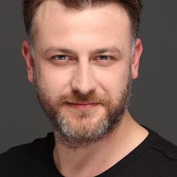 Emre Tetikel 飾演 Zinhan