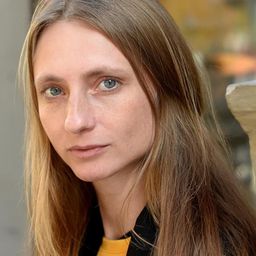 Katalin Moldovai - 逆權教師導演