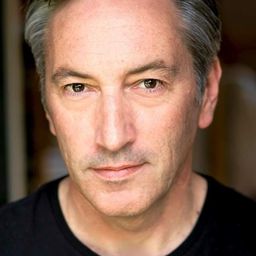 Phil Peleton 飾演 Dr. Edmond