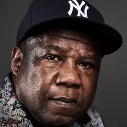 小伊塞亞·維特洛克 飾演 Judge Lomax