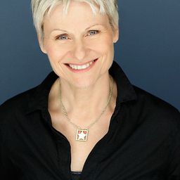 茱莉·樂密 飾演 Ting / Marraine (voice)