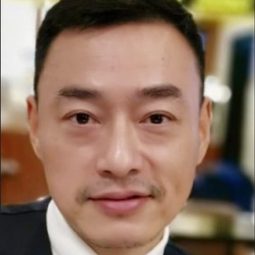 Wei Yi Bo 飾演 Spikey