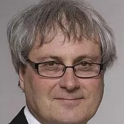 西蒙柯蒂斯 - My Summer With Des導演