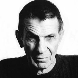 李奧納德·尼莫伊 飾演 Self - Narrator (voice)