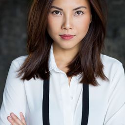 Crystal Yu 飾演 Yan Loi