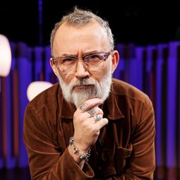 Tommy Tiernan 飾演 Ferryman