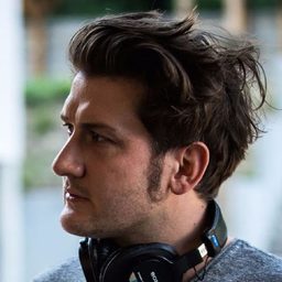 Mathieu Mortelmans 飾演 Self