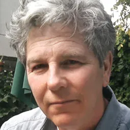 Alf Humphreys 飾演 Deputy Lester