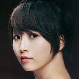 花守由美里 飾演 Karen (voice)