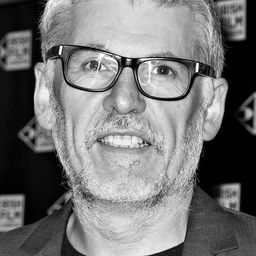 Paddy Breathnach - 變裝皇后萬萬歲導演