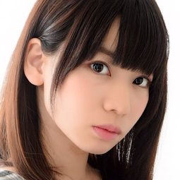 社本 悠 - 溫泉屋小女將演員 飾演Yoriko Ikezuki (voice)