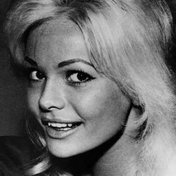 Margaret Rose Keil 飾演 Juanita