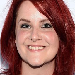 Erin McGathy - 哈萌小鎮演員 飾演Self