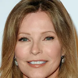 雪莉·賴德 - Love's Everlasting Courage演員 飾演Irene